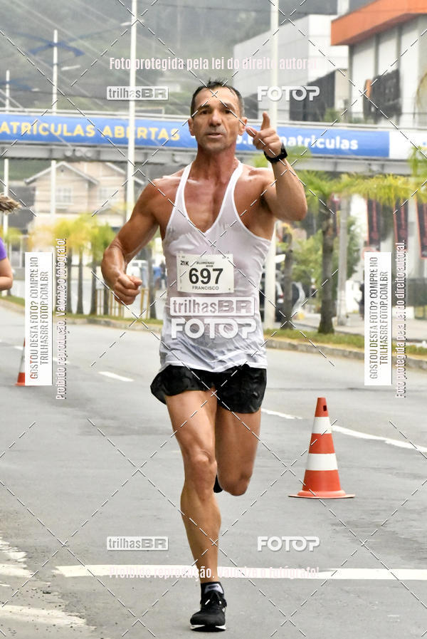 Buy your photos of the eventMeia Maratona de Blumenau on Fotop