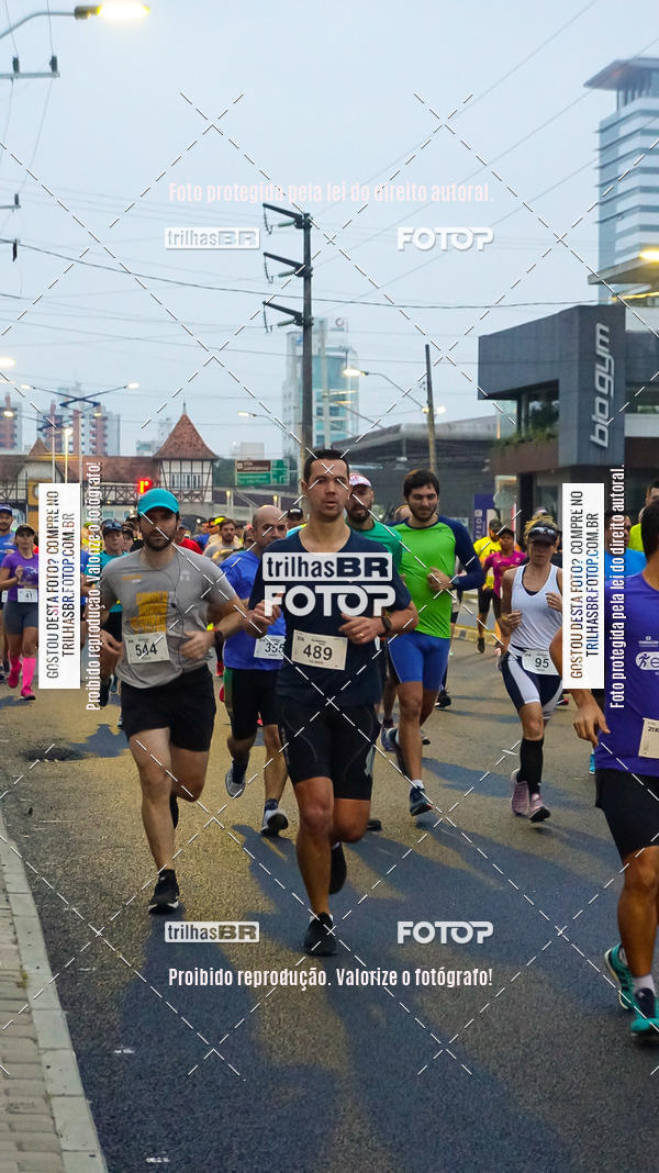 Buy your photos of the eventMeia Maratona de Blumenau on Fotop