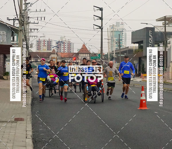 Buy your photos of the eventMeia Maratona de Blumenau on Fotop