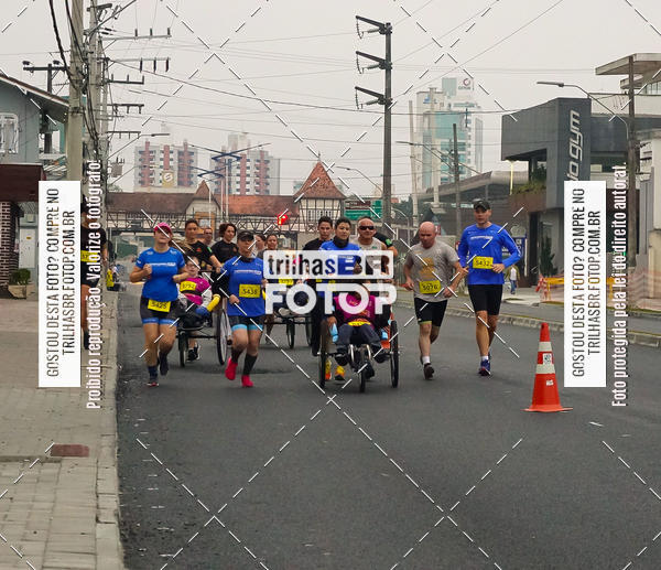 Buy your photos of the eventMeia Maratona de Blumenau on Fotop