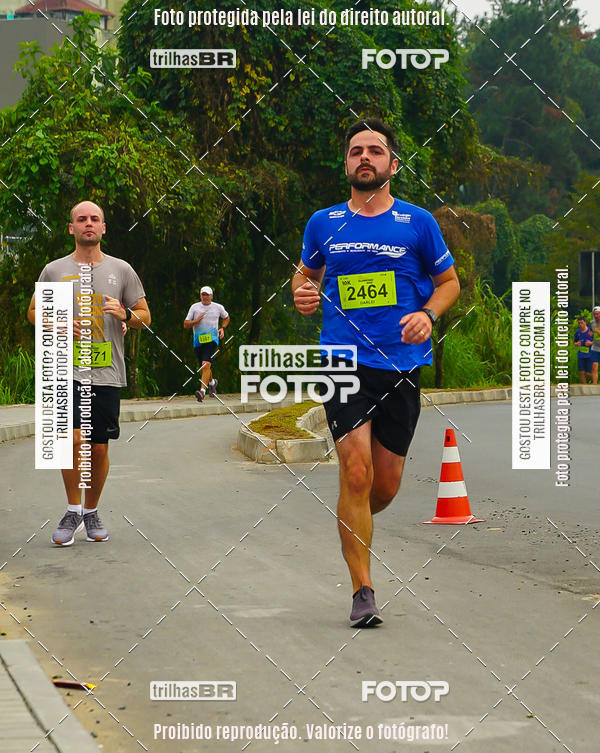 Buy your photos of the eventMeia Maratona de Blumenau on Fotop