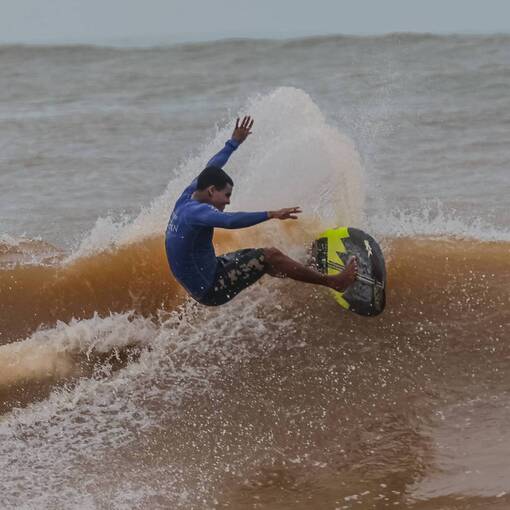 SURF NA PRACINHA En Fotop